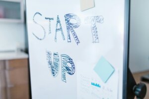 10 Lessons GCC Startups Can Learn from Global Success Stories